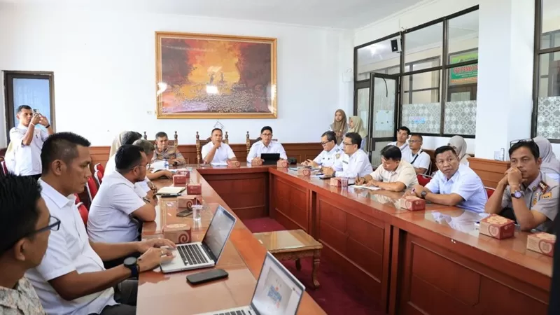 Rapat finalisasi yang dipimpin Wakil Wali Kota Pariaman, Mulyadi, di Ruang Rapat Wakil Wali Kota Pariaman, Rabu (10/6/2026). (Foto: Pemko Pariaman)