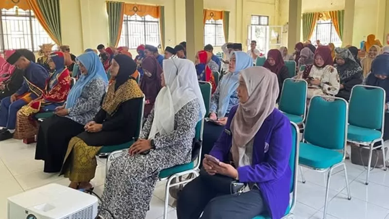 Pertemuan GENTING yang berlangsung di Aula Kantor Dinas Pengendalian Penduduk, Keluarga Berencana, Pemberdayaan Perempuan, dan Perlindungan Anak (DPPKBP3A) Pasaman Barat, Senin (29/6/2026). (Foto: Pemkab Pasbar)