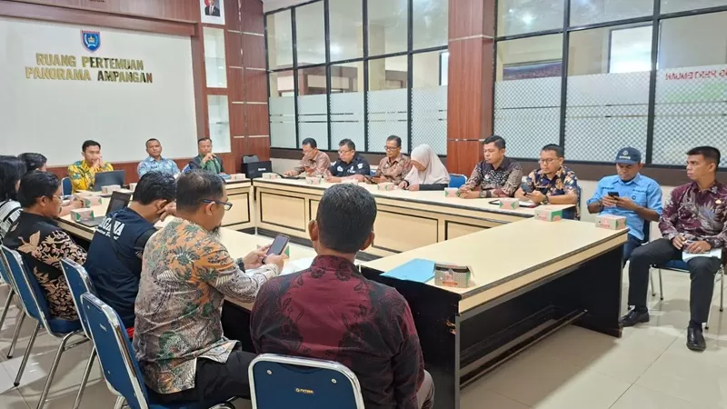 Focus Group Discussion (FGD) Penyusunan Naskah Akademik Ranperda Penanggulangan Bencana yang digelar Badan Penanggulangan Bencana Daerah (BPBD) Kota Payakumbuh di Aula Rapat Ampangan, Balai Kota Payakumbuh, Kamis (25/6/2026). (Foto: Pemko Payakumbuh)