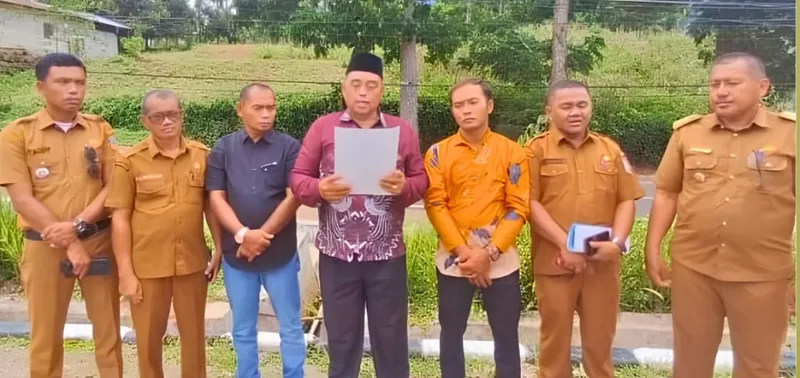 Bupati Solok Selatan melalui Sekretaris Daerah, Dr. H. Syamsurizaldi, menyampaikan bahwa pemerintah daerah telah mengambil langkah cepat dengan menggelar rapat koordinasi bersama berbagai pihak terkait guna memperoleh gambaran yang utuh mengenai informasi yang beredar. (Foto: Pemkab Solsel)