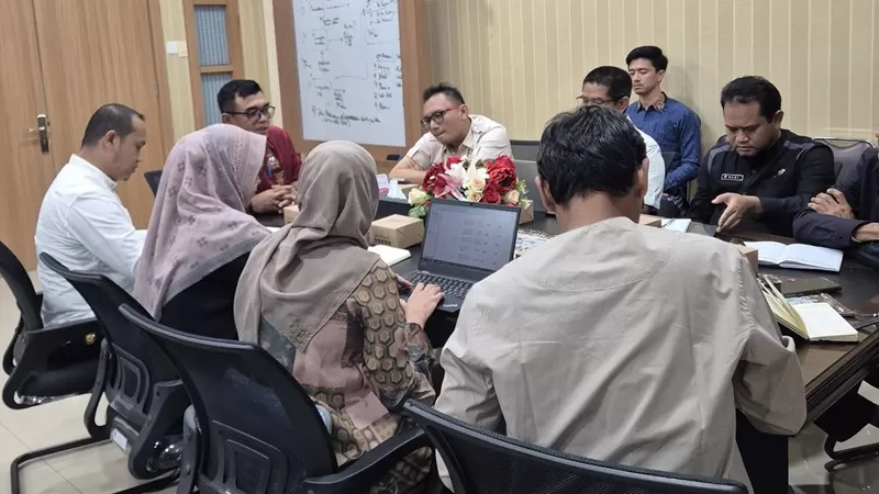  kunjungan koordinasi yang dipimpin Sekretaris Daerah Kabupaten Pasaman Barat, Doddy San Ismail, kepada Narahubung atau Person in Charge (PIC) Dinas Perumahan Rakyat, Kawasan Permukiman, dan Pertanahan (Perkimtan) Provinsi Sumatera Barat pada 25–26 Juni 2026. (Foto: Pemkab Pasbar)