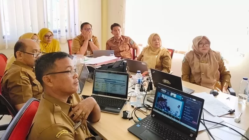  Dinkes PPKB dalam rapat koordinasi Pembinaan Wilayah (Binwil) terkait Sosialisasi Peraturan Menteri Kesehatan (PMK) Nomor 2 Tahun 2026 yang digelar pada Selasa (23/6/2026). (Foto: Pemkab Pessel)