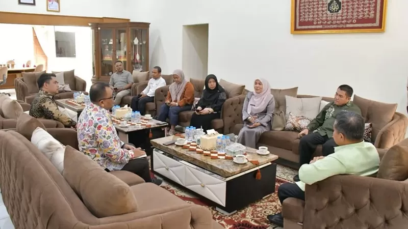 Pertemuan berlangsung di Mess Pemerintah Kabupaten Agam, Belakang Balok, Bukittinggi, Jumat (23/7/2026). (Foto: Pemkab Agam)