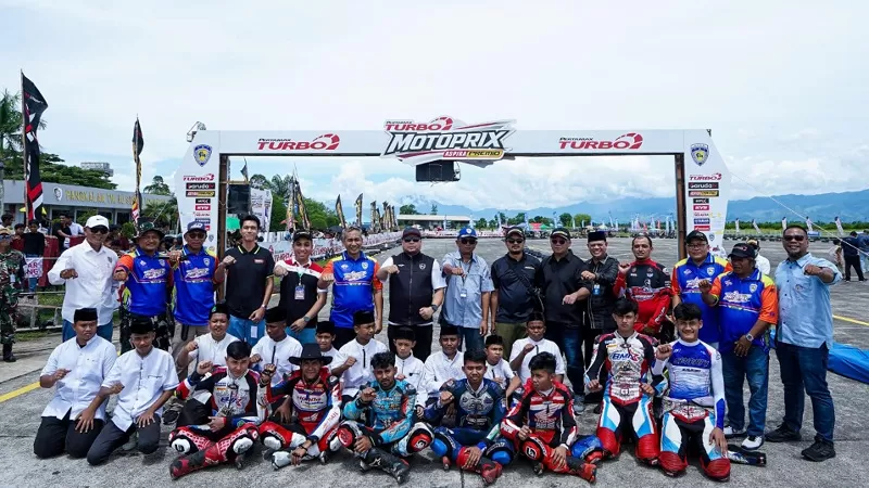Sejumlah pembalap mengikuti Pertamax Turbo Aspira Premio MotoPrix Region A Sumatera Putaran 4 di Sirkuit NP Lanud Sultan Iskandar Muda, Blang Bintang, Aceh Besar, 27 hingga 28 Juni 2026. Pertamina Patra Niaga Regional Sumbagut menyediakan Pertamax Turbo RON 98 untuk mendukung performa kendaraan sekaligus pembinaan olahraga otomotif nasional. (Dok. PPN Sumbagut)