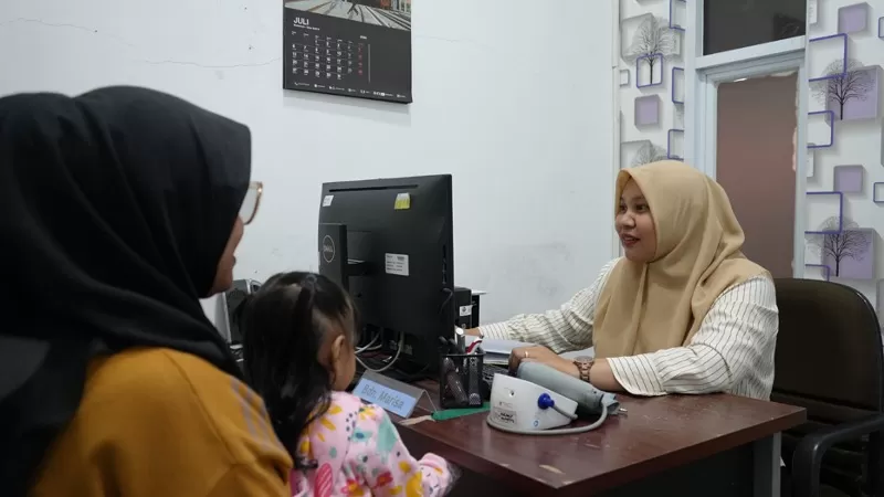 Klinik Mediska KAI Divre II Sumatera Barat terus memberikan layanan kesehatan bagi pekerja, keluarga pekerja, dan masyarakat. Hingga Semester I 2026, Klinik Mediska Padang dan Klinik Mediska Lubuk Alung telah melayani 8.341 pengguna. (Dok. KAI)