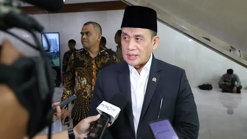 Wakil Menteri Agama (Wamenag) Romo Muhammad Syafii meminta masyarakat, termasuk para pengamat, tidak terburu-buru mengaitkan insiden bom di Madrasah Aliyah Negeri (MAN) 3 Padang dengan isu radikalisme.  (Foto: Kemenag)