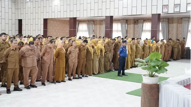 Apel Gabungan Aparatur Sipil Negara (ASN) di Aula Sarantau Sasurambi, Kantor Bupati Solok Selatan, Senin (20/7/2026) pagi. (Foto: Pemkab Solsel)