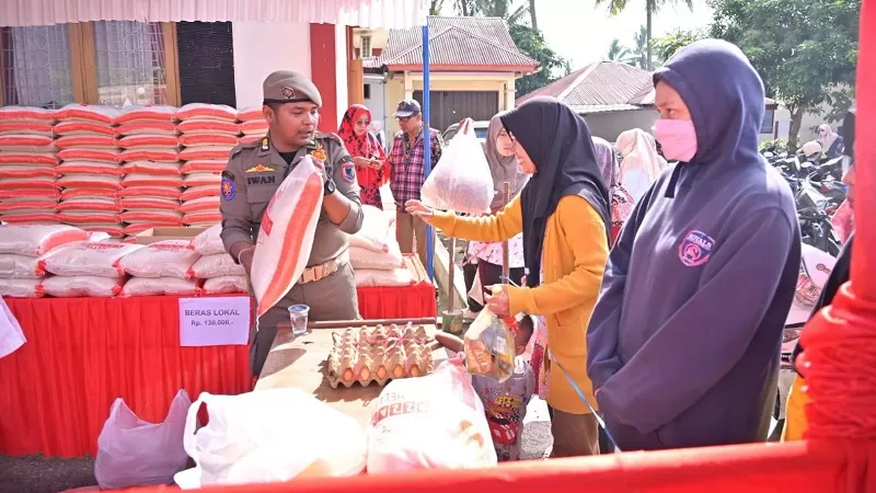 Pelaksanaan Gerakan Pangan Murah yang dipusatkan di halaman Kantor Camat Payakumbuh Barat, Rabu (22/7/2026). (Foto: Pemko Payakumbuh)