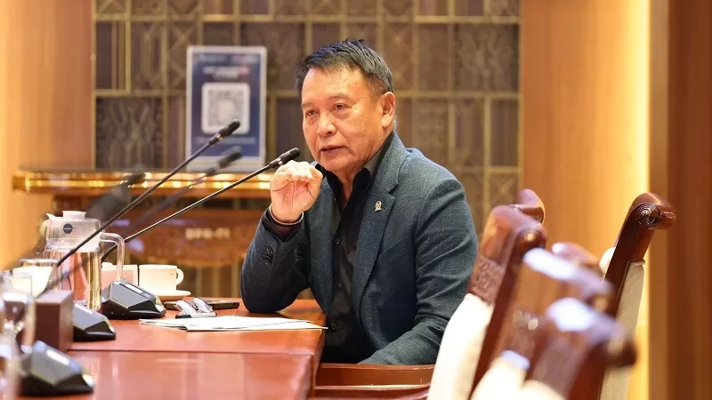 Anggota Komisi I DPR RI, TB Hasanuddin, menyambut positif putusan Mahkamah Konstitusi (MK) yang mewajibkan penyelenggara jasa telekomunikasi menyediakan pilihan layanan agar sisa kuota internet pelanggan tidak hangus ketika masa aktif paket berakhir.  (Foto: DPR RI)