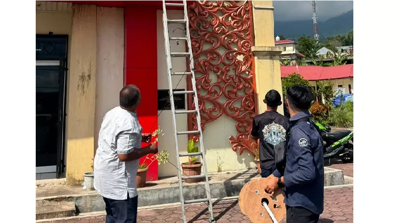 pemasangan jaringan internet di dua Pos Pemadam Kebakaran (Damkar), yakni Pos Damkar Maninjau di Kecamatan Tanjung Raya dan Pos Damkar Sungai Tanang di Kecamatan Banuhampu, Jumat (24/7/2026). (Foto: Pemkab Agam)