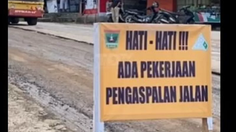 Rehabilitasi ruas Jalan Provinsi Baso–Batusangkar yang melintasi Nagari Rao-Rao, Kabupaten Tanah Datar, resmi dimulai.  (Foto: Pemkab Tanah Datar)