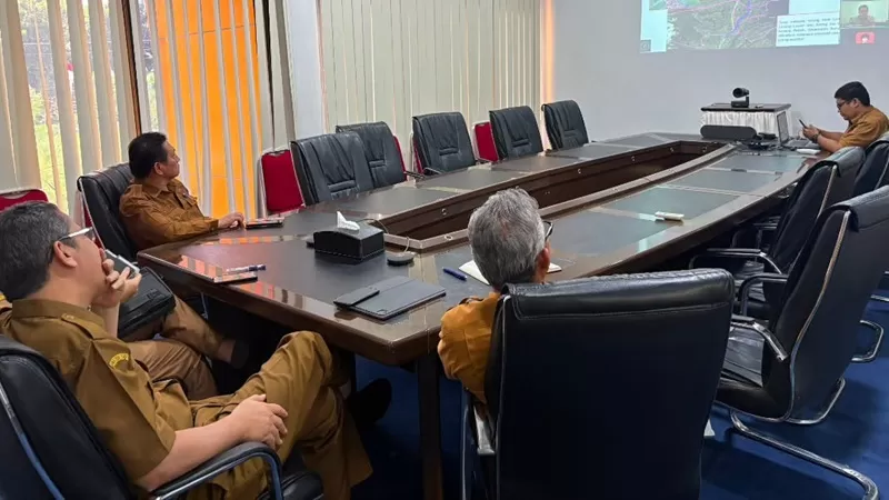 Rapat virtual yang digelar di Ruang Rapat Bupati Agam, Senin (13/7/2026). (Foto: Pemkab Agam)