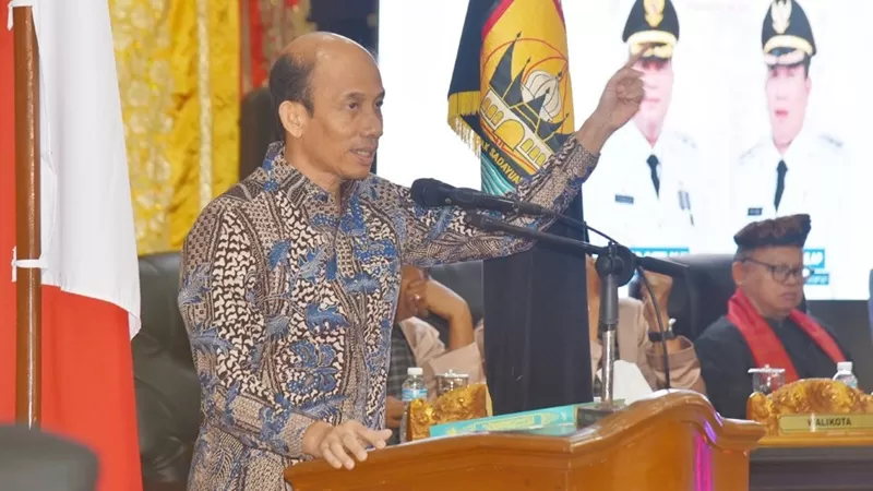 Momen Hari Ulang Tahun (HUT) ke-24 Kota Pariaman Tahun 2026 menjadi kesempatan perdana bagi mantan Wakil Menteri Energi dan Sumber Daya Mineral (ESDM) Republik Indonesia, Arcandra Tahar, untuk memenuhi undangan Pemerintah Kota Pariaman., Kamis (2/7/2026).