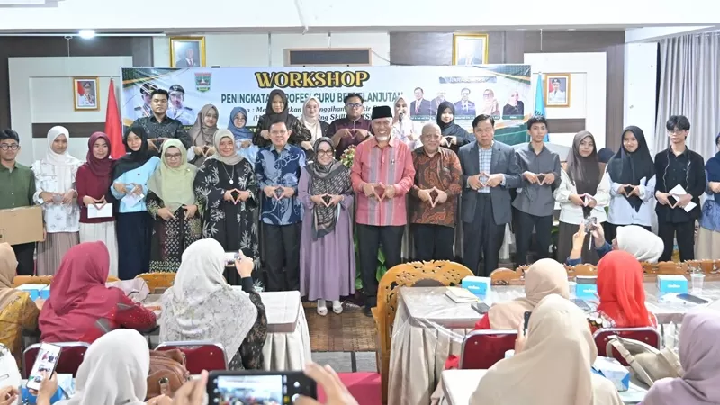  Workshop Peningkatan Profesi Guru Berkelanjutan bertema Meningkatkan Kecanggihan Berpikir Siswa atau Higher Order Thinking Skills (HOTS) yang digelar di SMAN 2 Bukittinggi, Sabtu (11/7/2026). (Foto: Pemprov Sumbar)