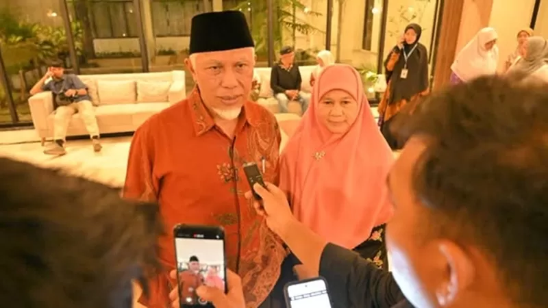 Gubernur Sumbar Mahyeldi Ansharullah menyebutkan, pemerintah daerah telah mengalokasikan anggaran sebesar Rp20 miliar untuk membenahi jalur strategis tersebut, dengan pekerjaan dimulai setelah tahapan tender selesai. (Foto: Pemprov Sumbar)