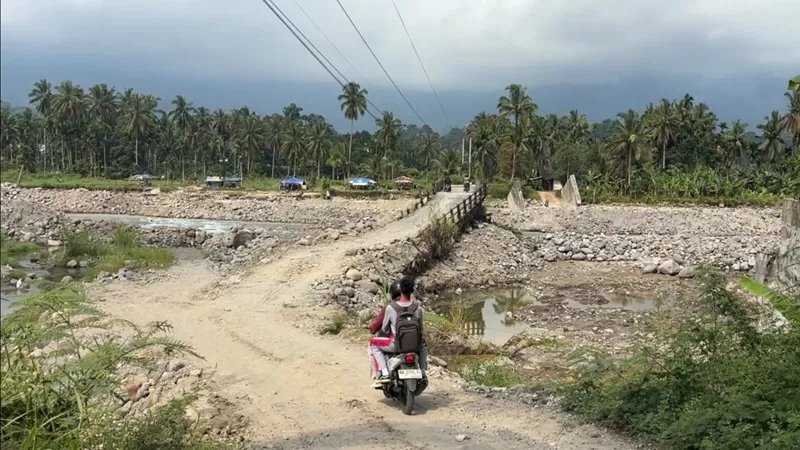  Pemerintah Kabupaten Padang Pariaman bersama Pemerintah Provinsi Sumatera Barat menuntaskan pekerjaan Normalisasi Sungai Batang Anai di Nagari Anduriang, Kecamatan 2x11 Kayu Tanam. (Foto: Pemkab Padang Pariaman)