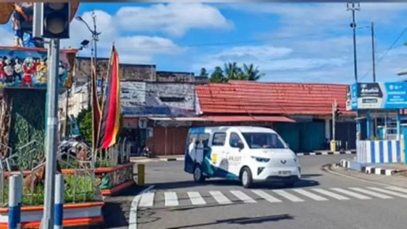 Pemerintah Kota Pariaman resmi meluncurkan inovasi pelayanan kesehatan bertajuk LANJUT (Layanan Antar Jemput) yang ditujukan bagi pasien warga Kota Pariaman yang membutuhkan rujukan ke RSUD Sadikin Kota Pariaman.  (Foto: Pemko Pariaman)