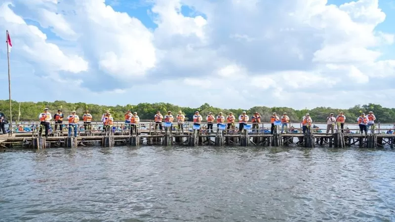 Puncak Peringatan Hari Mangrove Sedunia Tahun 2026 yang berlangsung di kawasan Taman Hutan Raya (Tahura) Ngurah Rai, Bali, Minggu (26/7/2026). (Foto: kemenhut)