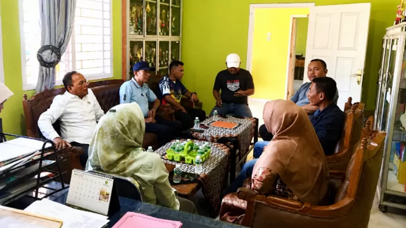  Kepala Dinas Pendidikan dan Kebudayaan Kabupaten Padang Pariaman, Hendri, S.Sos., mendatangi SMP Negeri 1 Batang Anai guna memperoleh penjelasan secara menyeluruh mengenai persoalan yang menjadi perhatian masyarakat, Jumat (3/7/2026)