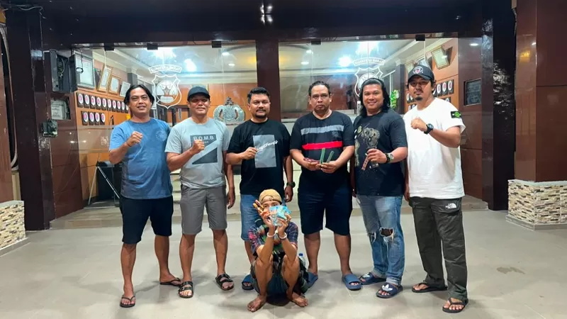Seorang remaja berusia 16 tahun berstatus Anak Berkonflik Hukum (ABH) diamankan Tim Klewang Satreskrim Polresta Padang setelah diduga mencuri kabel tembaga instalasi listrik di sebuah toko elektronik di Pasar Raya Padang. (Dok. Polresta Padang)