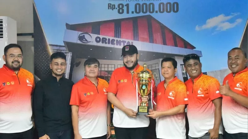 Wali Kota Padang, Fadly Amran membuka Turnamen 128 Pool Oriental Billiards Piala Bergilir Wali Kota Cup Seri II Tahun 2026 di Oriental Billiards, Jalan Kelenteng No. 234-236, Kelurahan Kampung Pondok, Kecamatan Padang Barat, Sabtu (22/8/2026) siang. (Dok. Dispora)