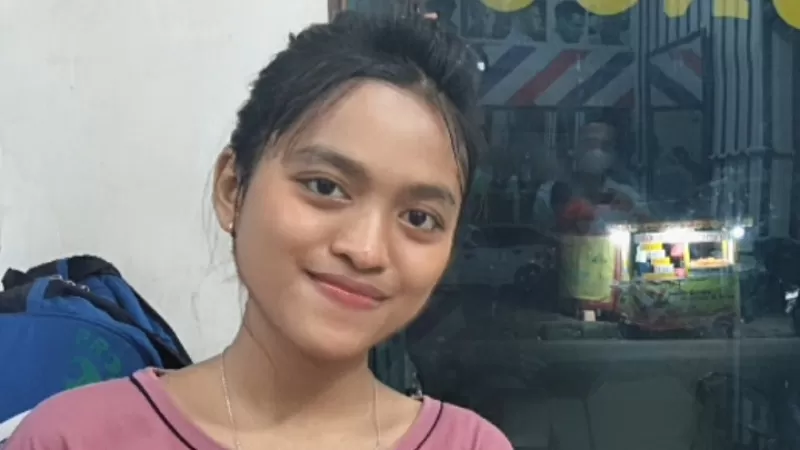 Rava Angeli Putri (16), remaja perempuan asal Kota Padang, Sumatera Barat (Sumbar) yang dilaporkan hilang sejak Selasa (18/8/2026). Keluarga masih mencari keberadaannya dan nomor teleponnya disebut terdeteksi di Kota Pekanbaru, Riau. (Dok. Pribadi)