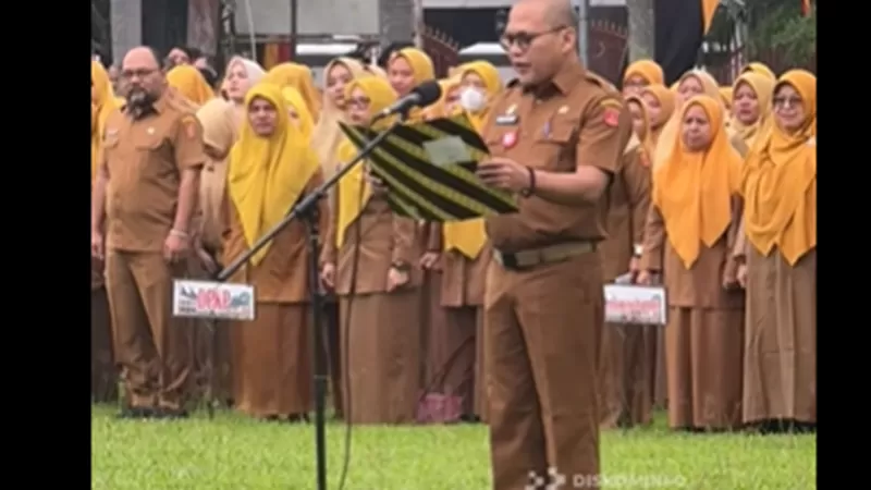 Apel gabungan ASN Pemerintah Kabupaten Agam di halaman Kantor Bupati Agam, Senin (3/8/2026). (Foto: Pemkab Agam)