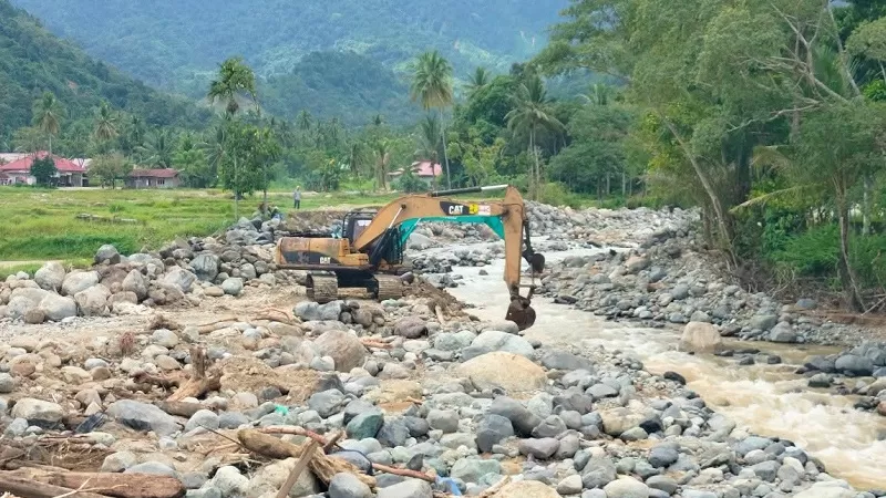 Upaya pemulihan dampak banjir di Kecamatan Kuranji, Kota Padang. (Foto: Pemprov Sumbar)