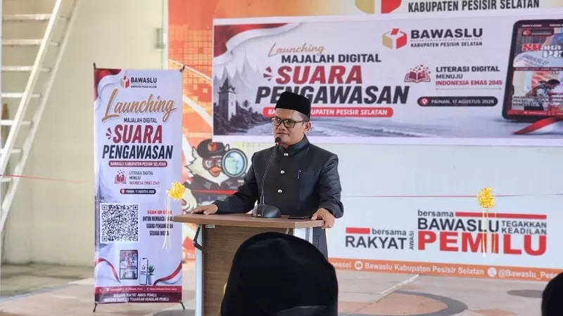  Badan Pengawas Pemilihan Umum (Bawaslu) Kabupaten Pesisir Selatan meluncurkan majalah digital Suara Pengawasan sebagai media baru untuk memperluas informasi kepemiluan kepada masyarakat. Peluncuran dilakukan bertepatan dengan peringatan HUT ke-81 Kemerdekaan Republik Indonesia, Senin (17/8/2026). (Foto: Pemkab Pessel)