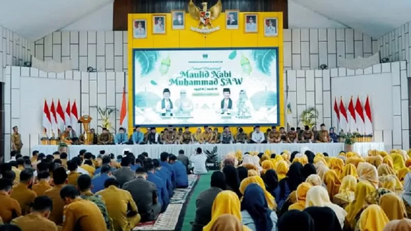 Maulid Nabi Muhammad SAW 1448 Hijriah di lingkungan Pemerintah Kabupaten Solok Selatan menjadi momentum bagi Bupati Solok Selatan H. Khairunas untuk menyampaikan pesan kepada seluruh Aparatur Sipil Negara (ASN), Senin (24/8/2026). (Foto: Pemkab Solsel)
