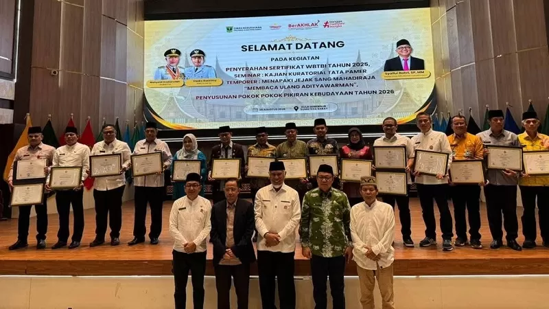 Penghargaan atas dua warisan budaya tersebut diterima Wakil Bupati Pesisir Selatan Dr. H. Risnaldi Ibrahim dalam acara di Aula Kantor Gubernur Sumatera Barat, Jumat (29/8/2026). (Foto: Pemkab Pessel)