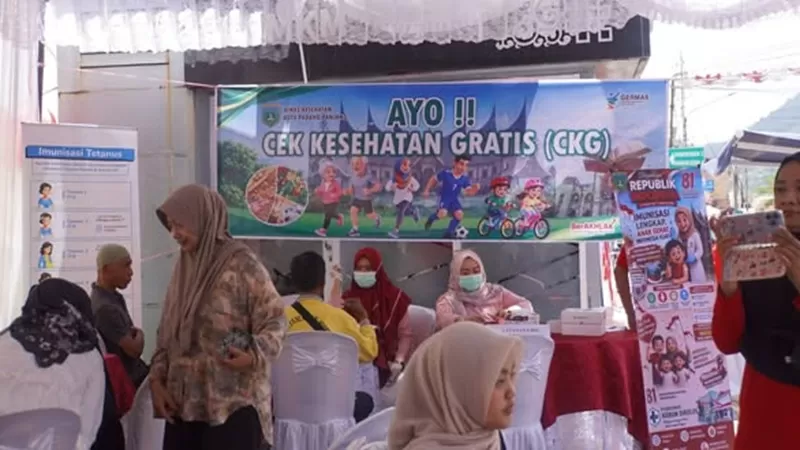 Pemerintah Kota Padang Panjang melalui Dinas Kesehatan menggelar cek kesehatan gratis dalam rangka menyambut Hari Ulang Tahun (HUT) ke-81 Kemerdekaan Republik Indonesia, Sabtu (15/8/2026).