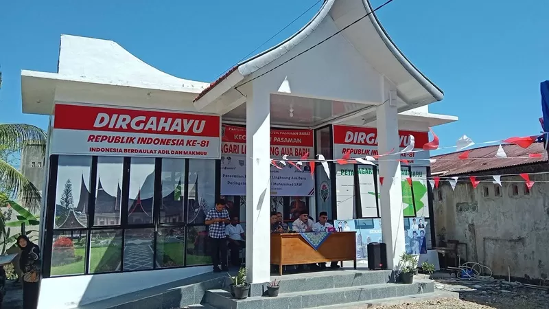  Bupati Pasaman Barat Yulianto bersama Sekretaris Daerah (Sekda) Doddy San Ismail meresmikan pemakaian kantor tersebut, Jumat (28/8/2026). (Foto: Pemkab Pasbar)