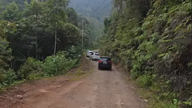  Jalan Kapujan-Rimbo Data di Kabupaten Solok menjadi salah satu ruas yang kembali mendapat penanganan pada 2026. (Foto: BPJN Sumbar)