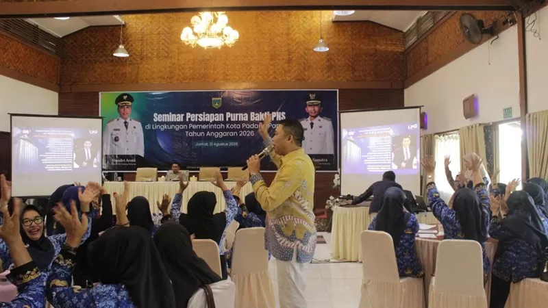Sebanyak 73 calon purna bakti PNS Padang Panjang mengikuti Seminar Persiapan Purna Bakti PNS yang digelar Badan Kepegawaian dan Pengembangan Sumber Daya Manusia (BKPSDM) Kota Padang Panjang. Kegiatan tersebut berlangsung di Dempo Anailand Malibou Anai, Kabupaten Padang Pariaman, Jumat (21/8/2026). (Foto: Pemko Padang Panjang)