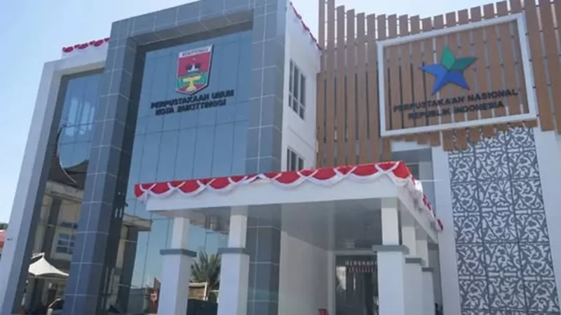 Perpustakaan Umum Kota Bukittinggi Syafruddin Prawiranegara kini hadir bukan hanya sebagai tempat membaca, tetapi juga menjadi ruang bagi masyarakat untuk belajar dan mengembangkan keterampilan. (Foto: Pemko Bukittinggi)