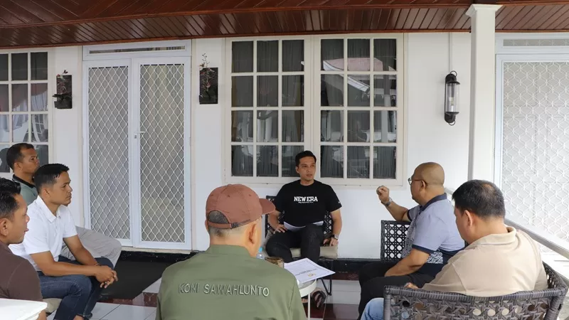 Audiensi KONI Sawahlunto dan Pemkot Sawahlunto berlangsung di Rumah Dinas Wali Kota Sawahlunto, Selasa (25/8/2026).  (Foto: Pemko Sawahlunto)