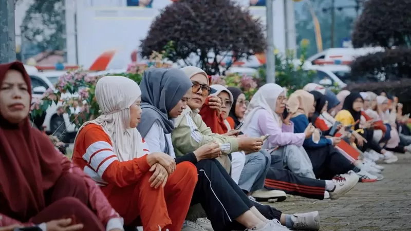 Car Free Day diikuti pelajar, Aparatur Sipil Negara (ASN), dan masyarakat umum yang memanfaatkan kegiatan tersebut untuk berolahraga sekaligus menikmati ruang publik bersama, Minggu (16/8/2026). (Foto: Pemkab Solsel)