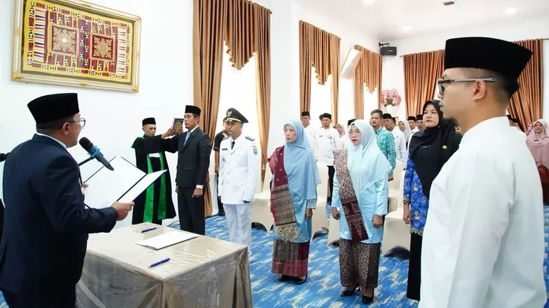 Pelantikan tersebut dipimpin langsung Bupati Tanah Datar Eka Putra di Indojolito Batusangkar, Jumat (7/8/2026). (Foto: Pemkab Tanah Datar)