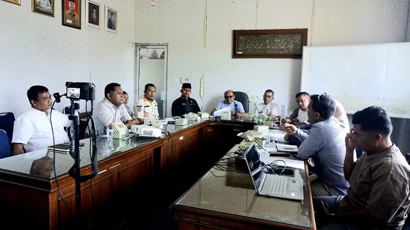 rapat koordinasi Porprov XVI yang berlangsung di Ruang Sekretaris Daerah Kabupaten Pasaman Barat, Jumat (11/9/2026). (Foto: Pemkab Pasbar)