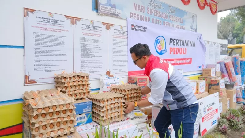 Pertamina Patra Niaga Sumbagut menyalurkan bantuan kebutuhan masyarakat terdampak erupsi Gunung Sinabung dan Tim Satgas di Kantor Dinas Sosial (Dinsos) Kabupaten Karo, Sumatera Utara (Sumut) pada Senin (7/9/2026) lalu. (Dok. PPN Sumbagut)