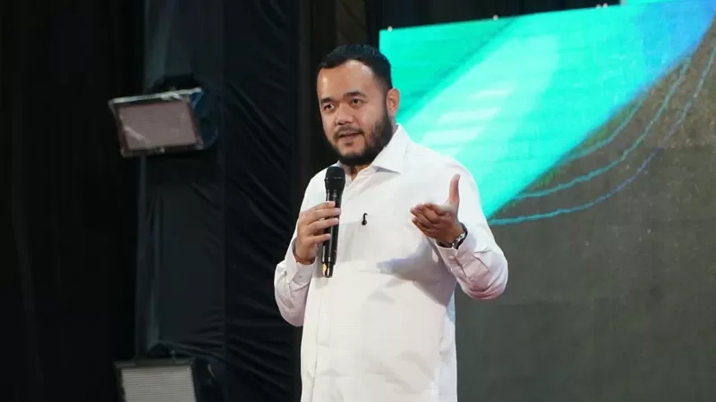 Wali Kota Padang, Fadly Amran saat menjadi pemateri dalam kegiatan Indonesia Punya Kamu Unand–Garuda TV bertema Connecting Generations di Auditorium Universitas Andalas, Selasa (15/9/2026) lalu. (Dok. Diskominfo)
