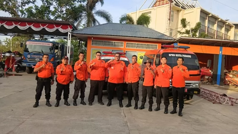 BPBD Kota Padang mengirim 12 personel  untuk membantu penanganan banjir bandang di Kabupaten Solok. (Dok. Pusdalops PB)