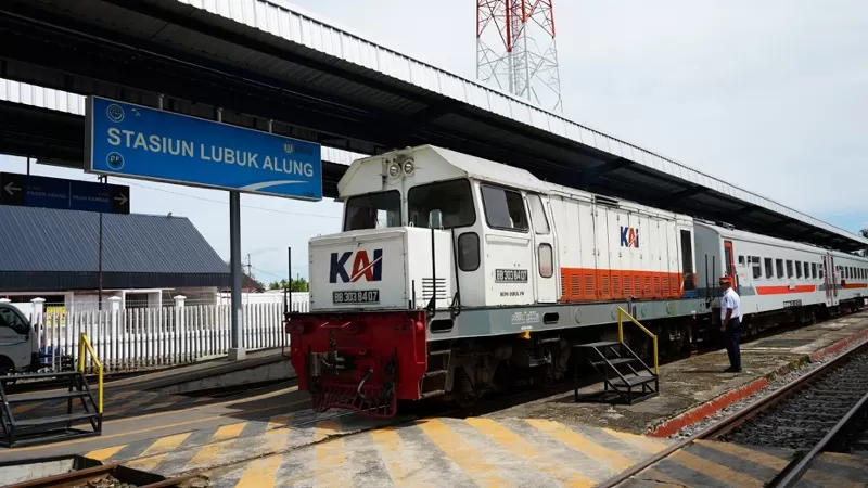 Stasiun Lubuk Alung di Kabupaten Padang Pariaman yang terus mengalami peningkatan aktivitas pelanggan seiring perkembangan layanan kereta api KAI Divre II Sumatera Barat. (Dok. Humas)