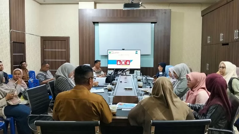 Sosialisasi dan evaluasi pengelolaan pengaduan pelayanan publik melalui Sistem Pengelolaan Pengaduan Pelayanan Publik Nasional (SP4N)-LAPOR! yang digelar Dinas Komunikasi dan Informatika (Kominfo) Kabupaten Pesisir Selatan bersama sejumlah Organisasi Perangkat Daerah (OPD), Selasa (1/9/2026). (Foto: Pemkab Pessel)