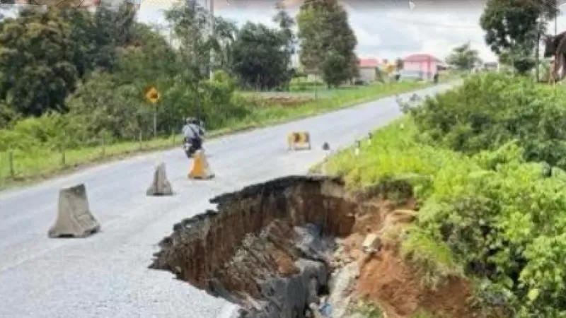 Ketahanan suatu wilayah menghadapi bencana tidak hanya bergantung pada ada atau tidaknya jalan yang menghubungkan satu daerah dengan daerah lain. Keberlangsungan hubungan antarpusat kegiatan juga menjadi bagian penting dalam menjaga fungsi wilayah ketika jaringan transportasi mengalami gangguan. (Foto: UBH)