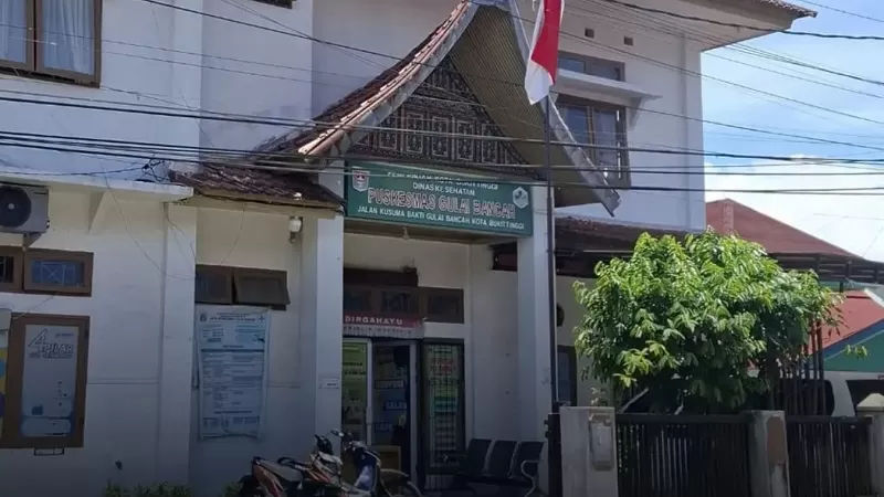  Masa depan Puskesmas Gulai Bancah berubah setelah status penggunaan lahannya tak lagi diperpanjang. Pemerintah Kota Bukittinggi kini menyiapkan skema hibah bangunan puskesmas kepada Kementerian Agama (Kemenag) Bukittinggi pada akhir 2026. (Foto: Pemko Bukittinggi)