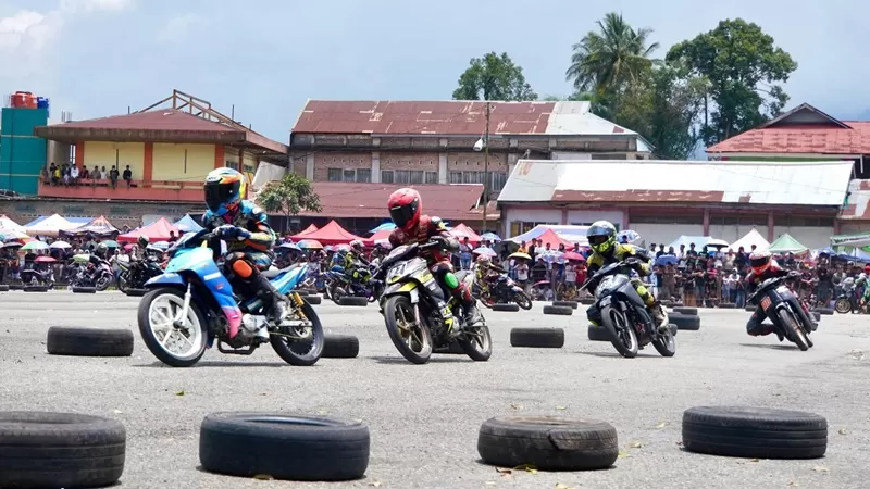 Ajang balap yang digelar Ikatan Motor Indonesia (IMI) Kota Padang Panjang bersama Pemko Padang Panjang berlangsung di Lapangan Non Permanen Khatib Sulaiman Bancah Laweh, Sabtu-Minggu (19-20/9/2026). (Foto: Pemko Padang Panjang)