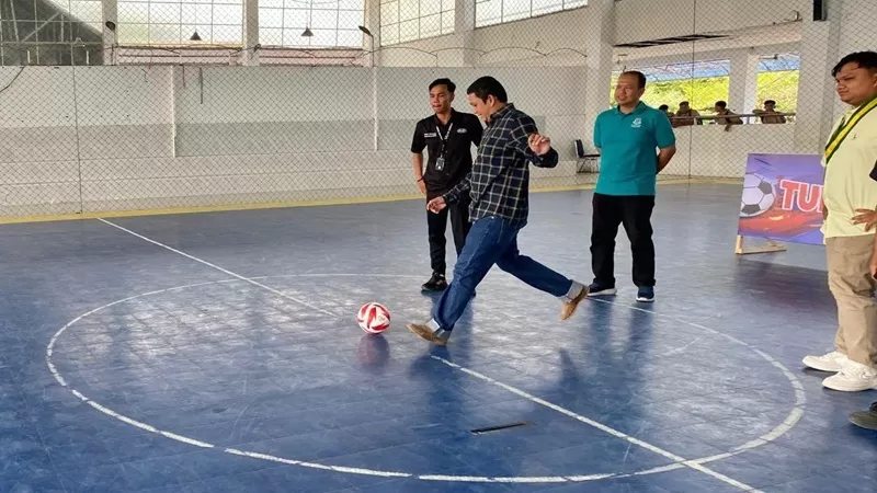 Piala Bupati Pasaman Barat resmi dibuka di Latifa Futsal Centre, Sabtu (5/9/2026).