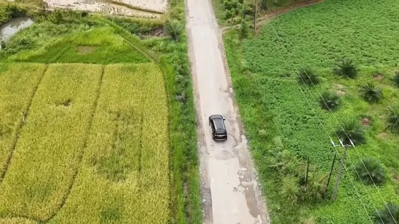 Sejumlah ruas jalan provinsi di Sumatera Barat mulai menunjukkan hasil dari pekerjaan infrastruktur yang dilakukan pemerintah daerah. (Foto: Pemprov Sumbar)